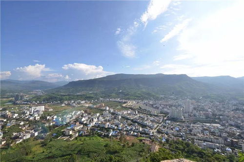 华坪县首家旅行社成立，推出首条特色旅游线路，开启国内旅游新篇章